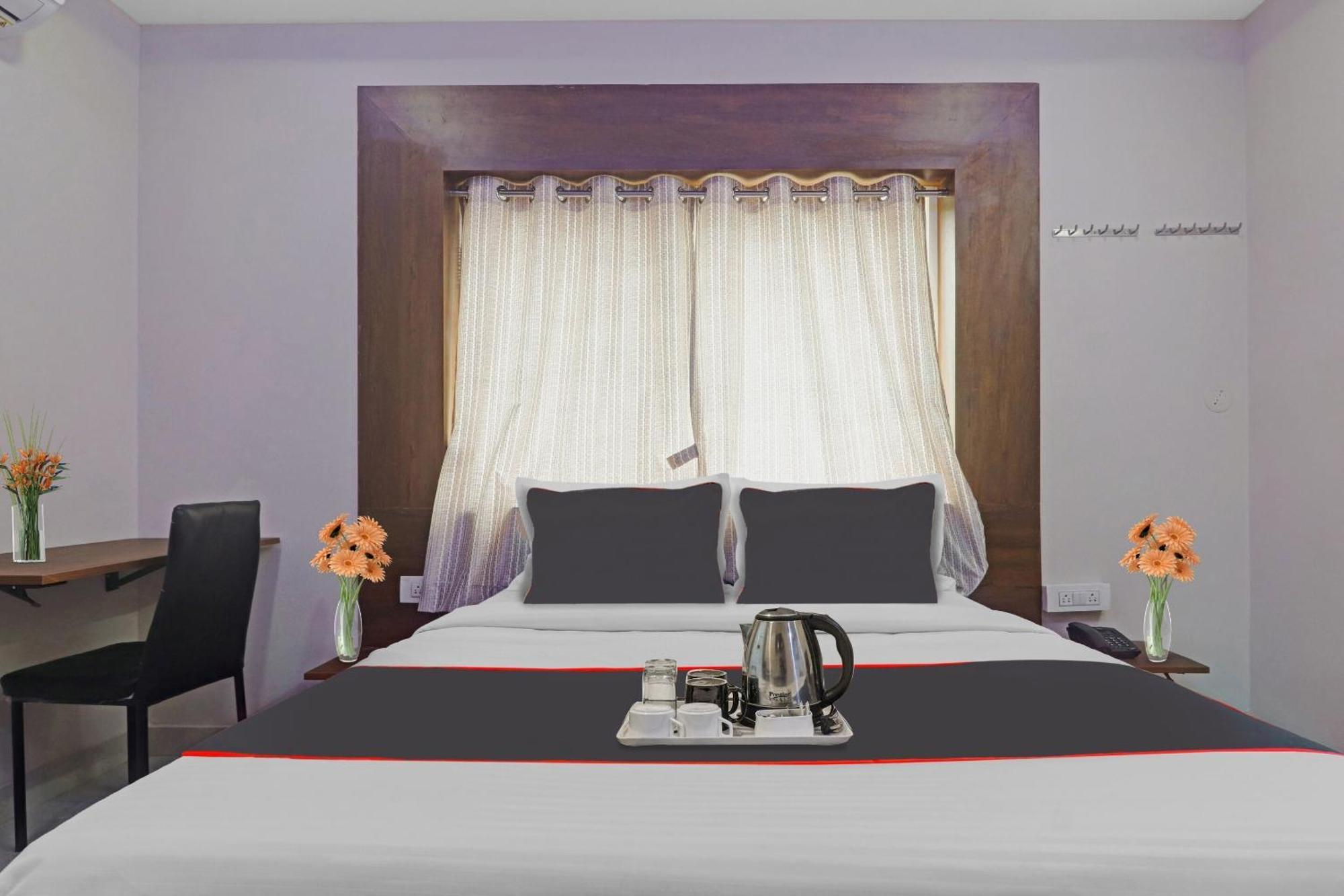 Super Capital O Srinika Inn Gachibowli Exteriör bild